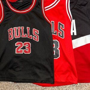 BUNDLE 3 Items 2 Jerseys and 1 shirt Bulls, Kids 4T Michael Jordan #23